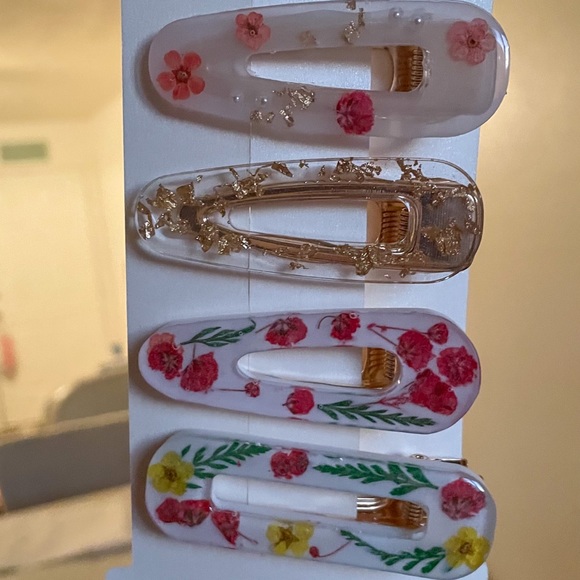 Handmade Hair Clips 🌺 - Picture 5 of 5